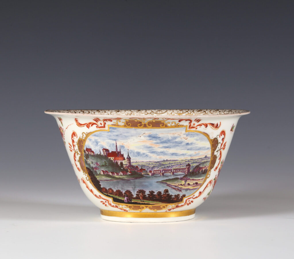 A MEISSEN BOTTGER PORCELAIN WASTE BOWL WITH A VIEW OF THE ALBRECHTSBURG AT MEISSEN