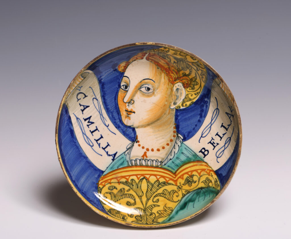 AN ITALIAN MAIOLICA PORTRAIT DISH