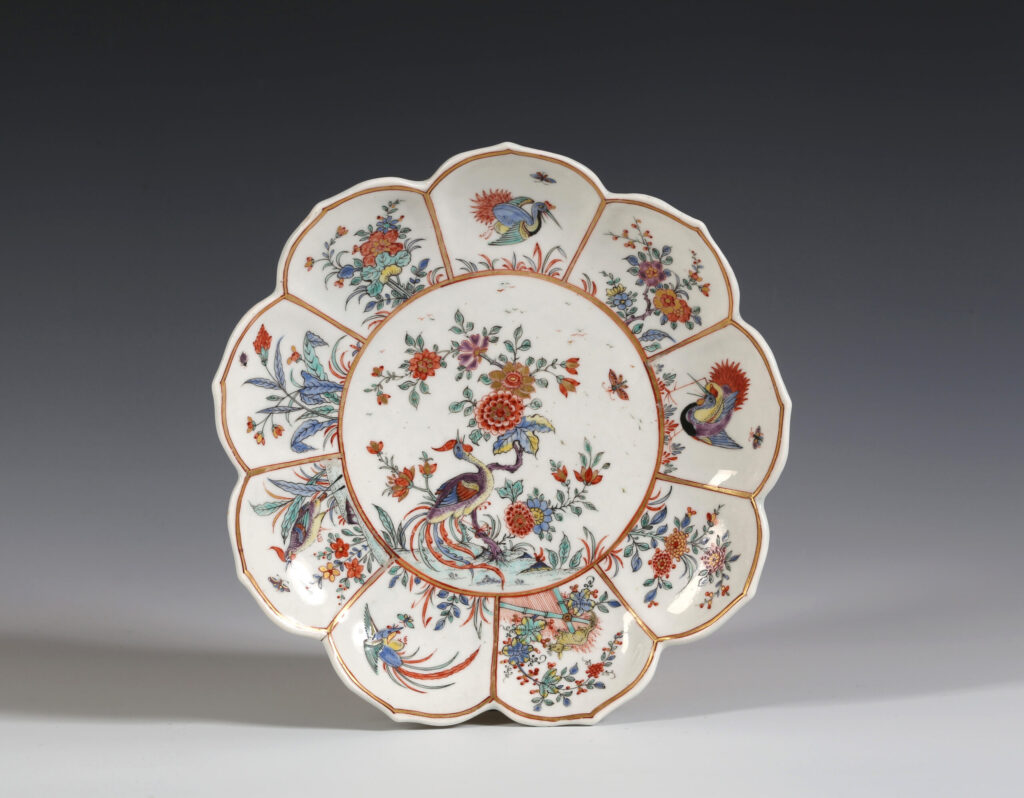 A CHELSEA TEN-LOBED KAKIEMON DISH