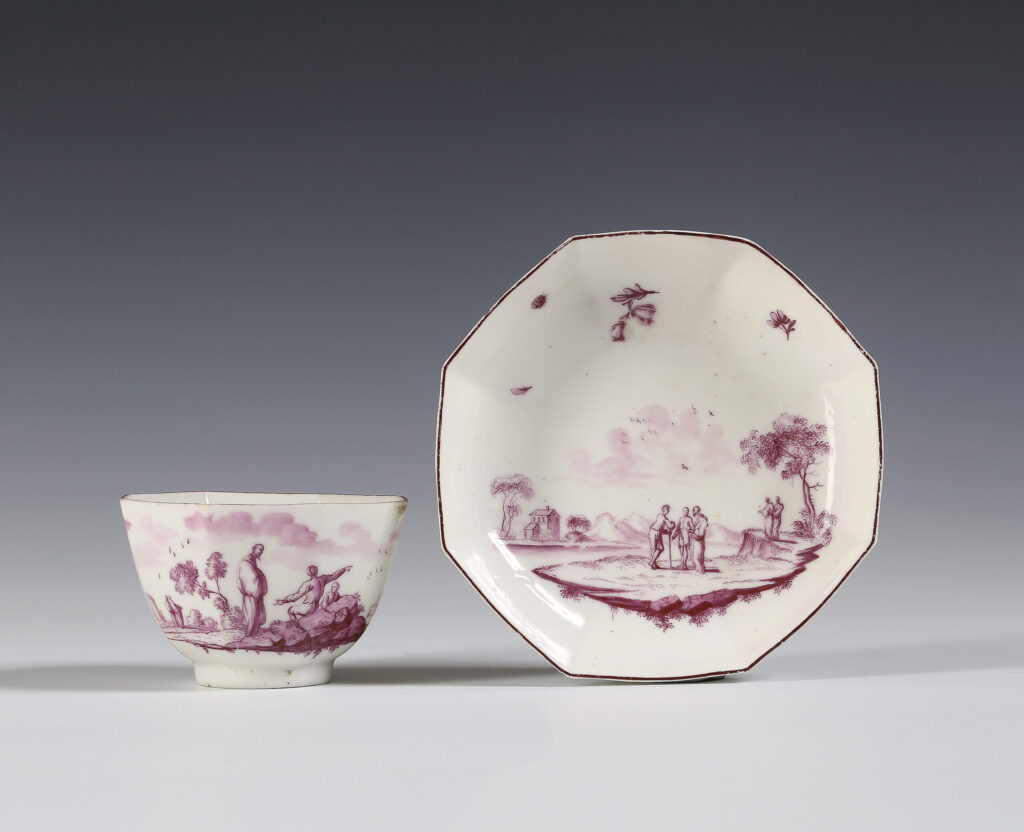 A CHELSEA OCTAGONAL TEABOWL AND SAUCER