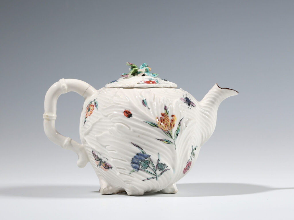 CHELSEA ACANTHUS-LEAF-MOULDED TEAPOT AND COVER