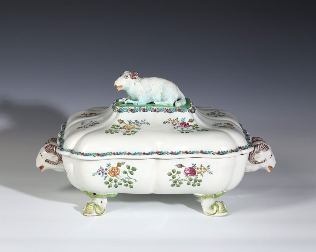 A HÖCHST FAIENCE TUREEN AND COVER