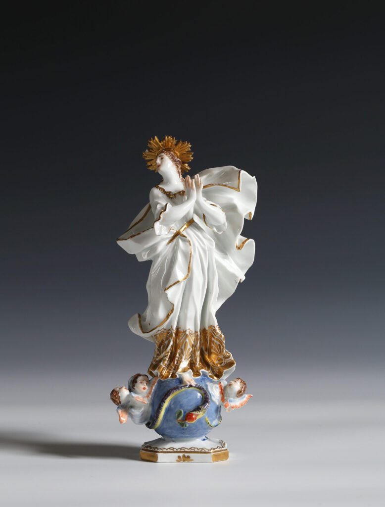 A MEISSEN FIGURE OF THE VIRGIN IMMACULATA