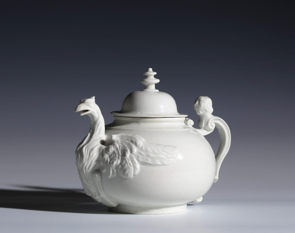 MEISSEN BÖTTGER PORCELAIN EAGLE TEAPOT (ADLERKANNE)