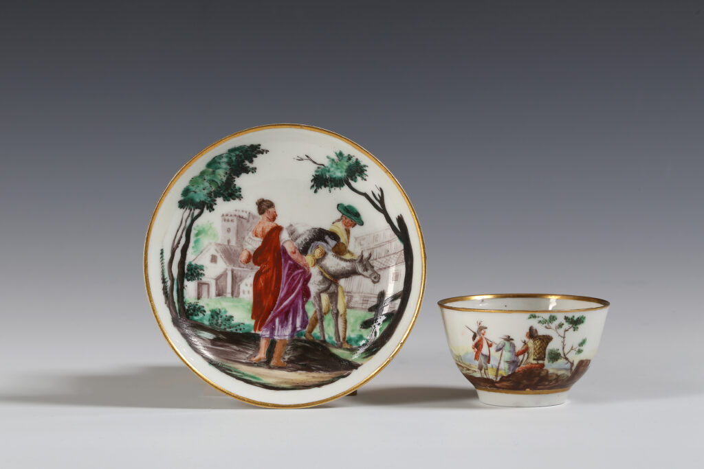 A LE NOVE TEABOWL AND A SAUCER