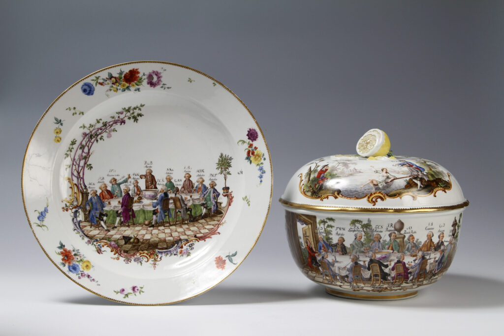 A MEISSEN PUNCH BOWL, COVER  AND A DISH