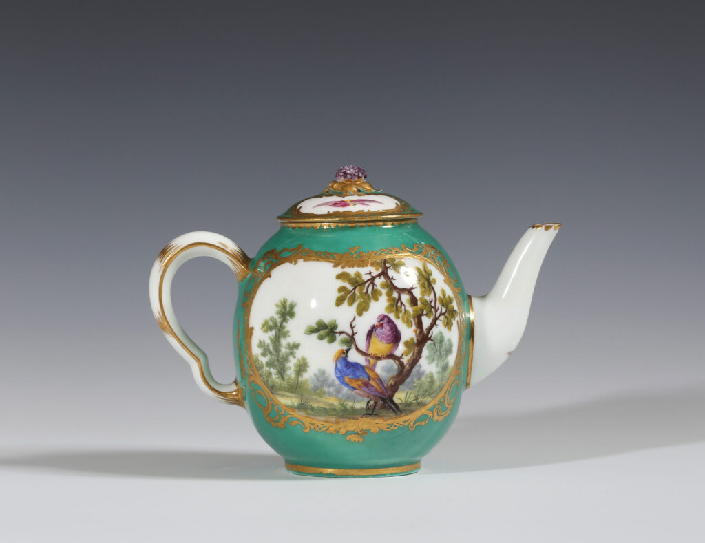 SÈVRES GREEN-GROUND TEAPOT, ‘THÉIÈRE ‘CALABRE’