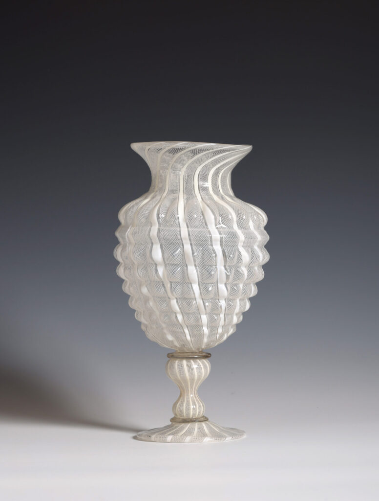 FAÇON DE VENISE FILIGRANA UMBO VASE