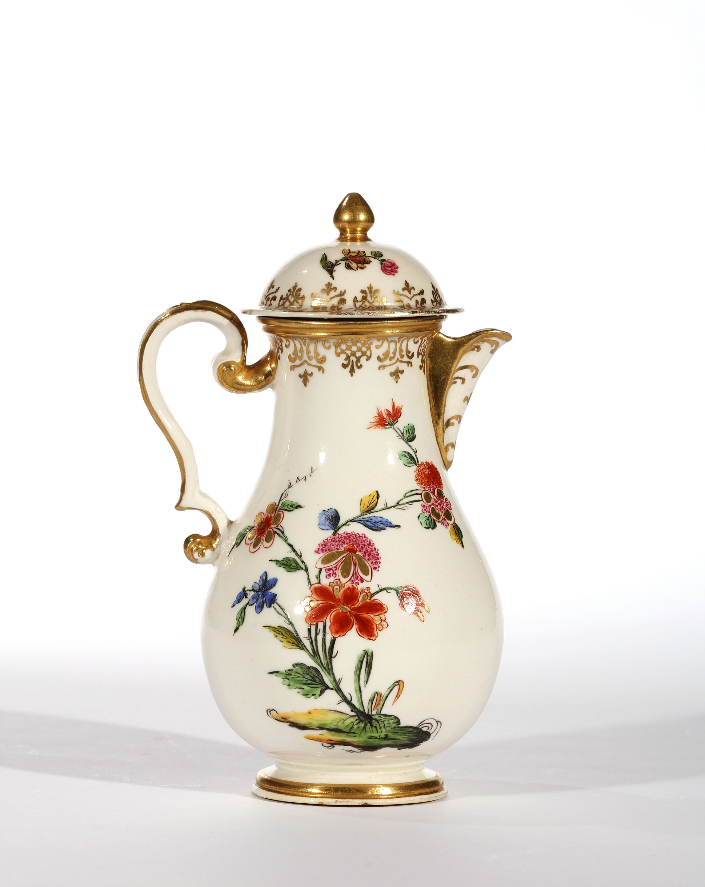 A CAPODIMONTE HOT WATER JUG AND COVER